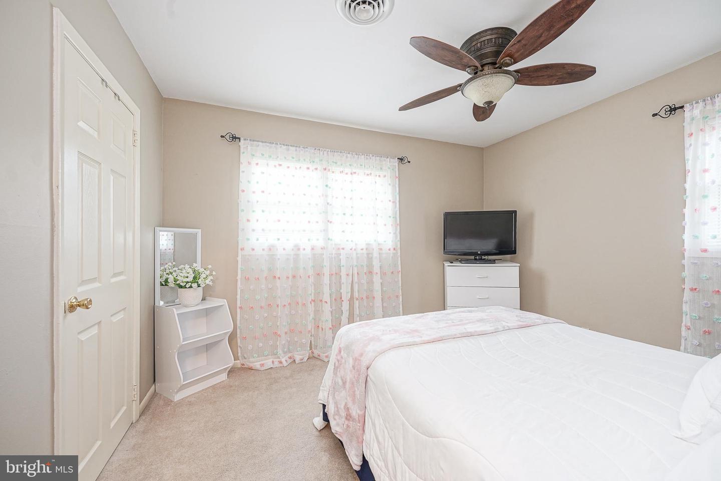 8 Paterson Ave Property Photo 19