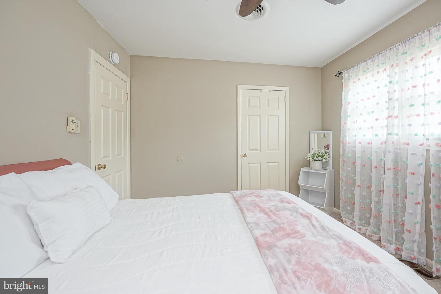 8 Paterson Ave Property Photo 20