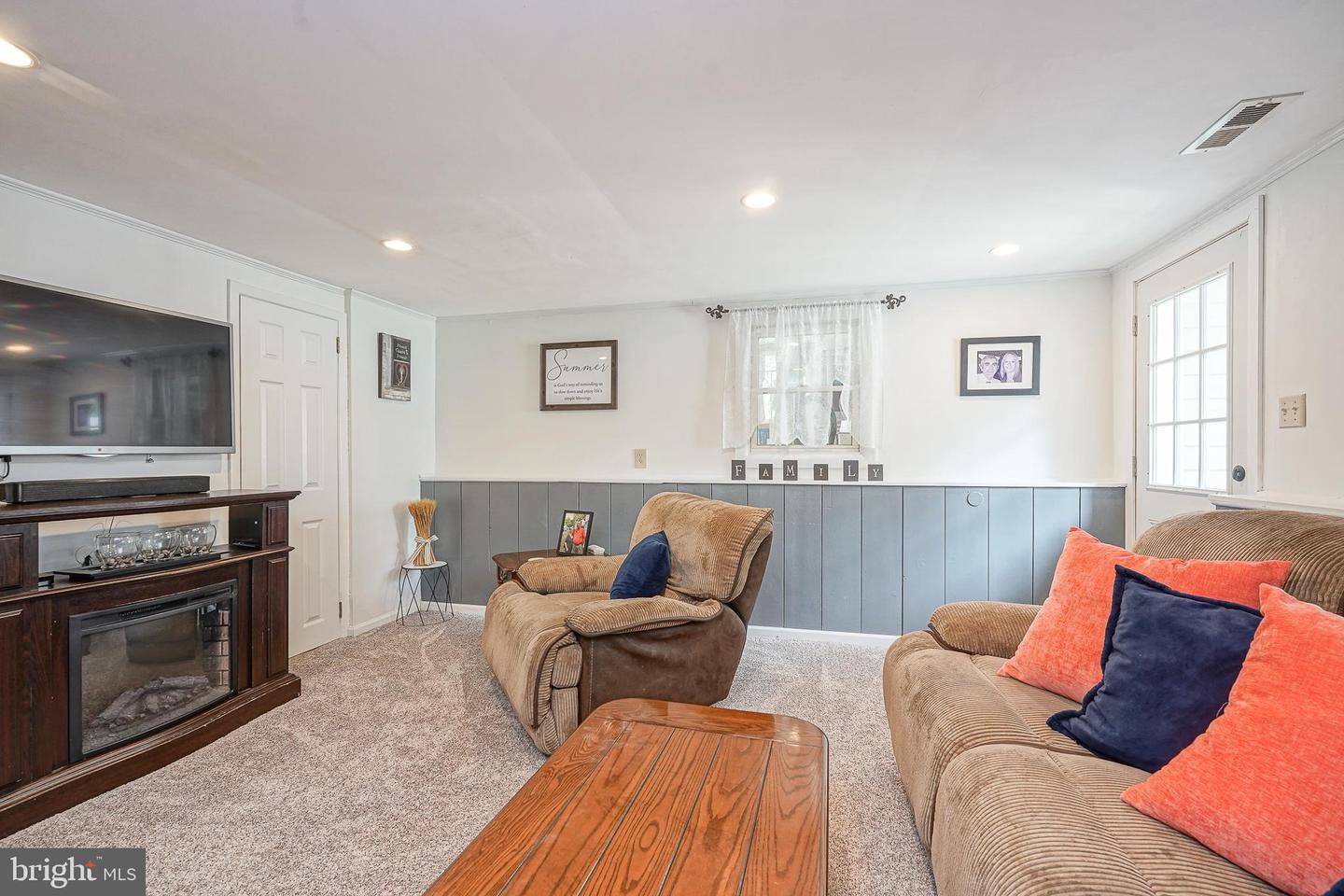 8 Paterson Ave Property Photo 27