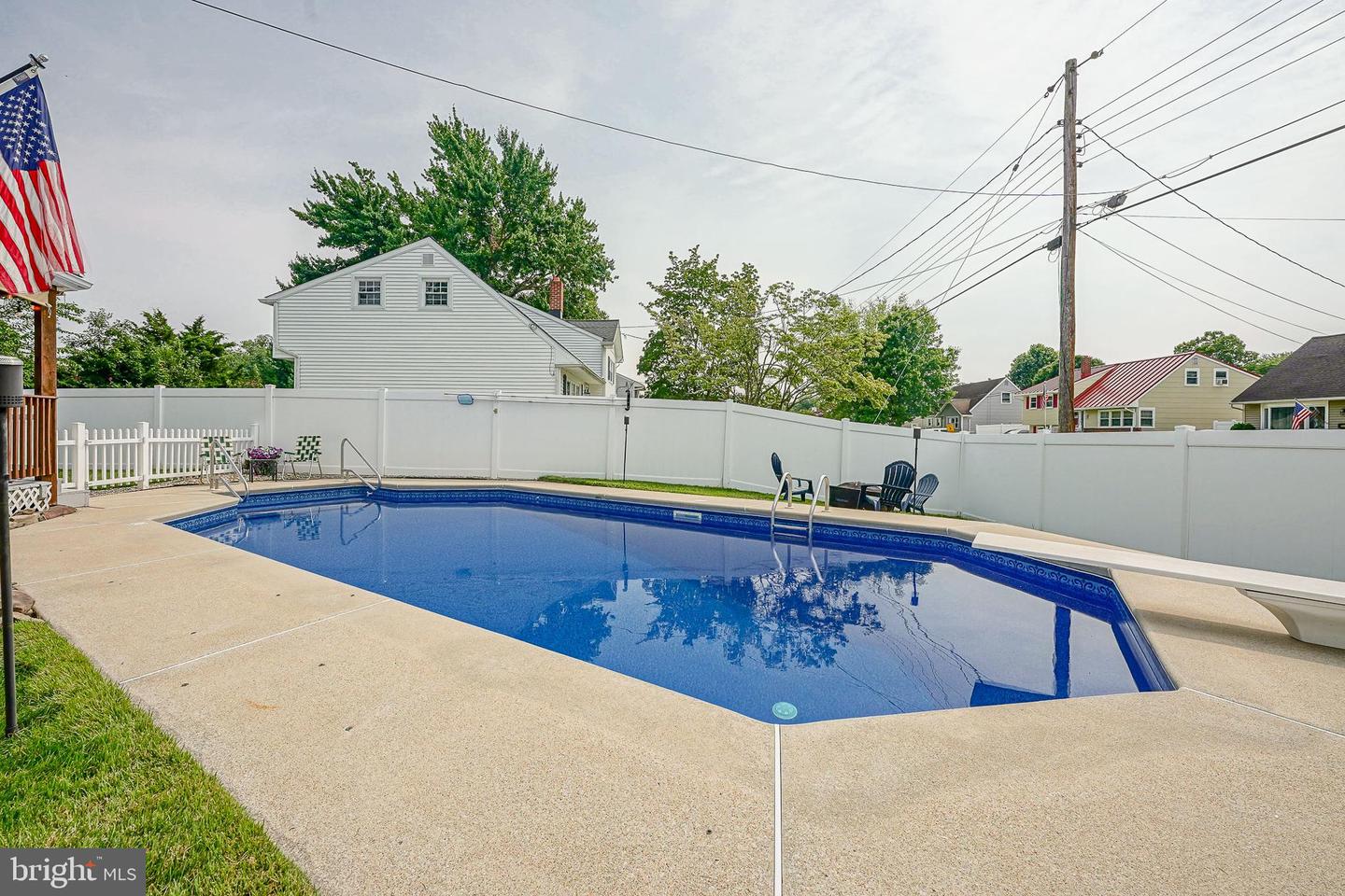 8 Paterson Ave Property Photo 32