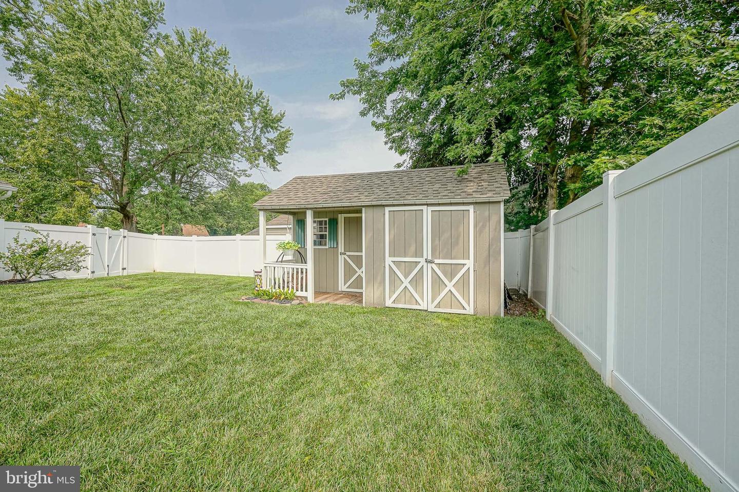 8 Paterson Ave Property Photo 37
