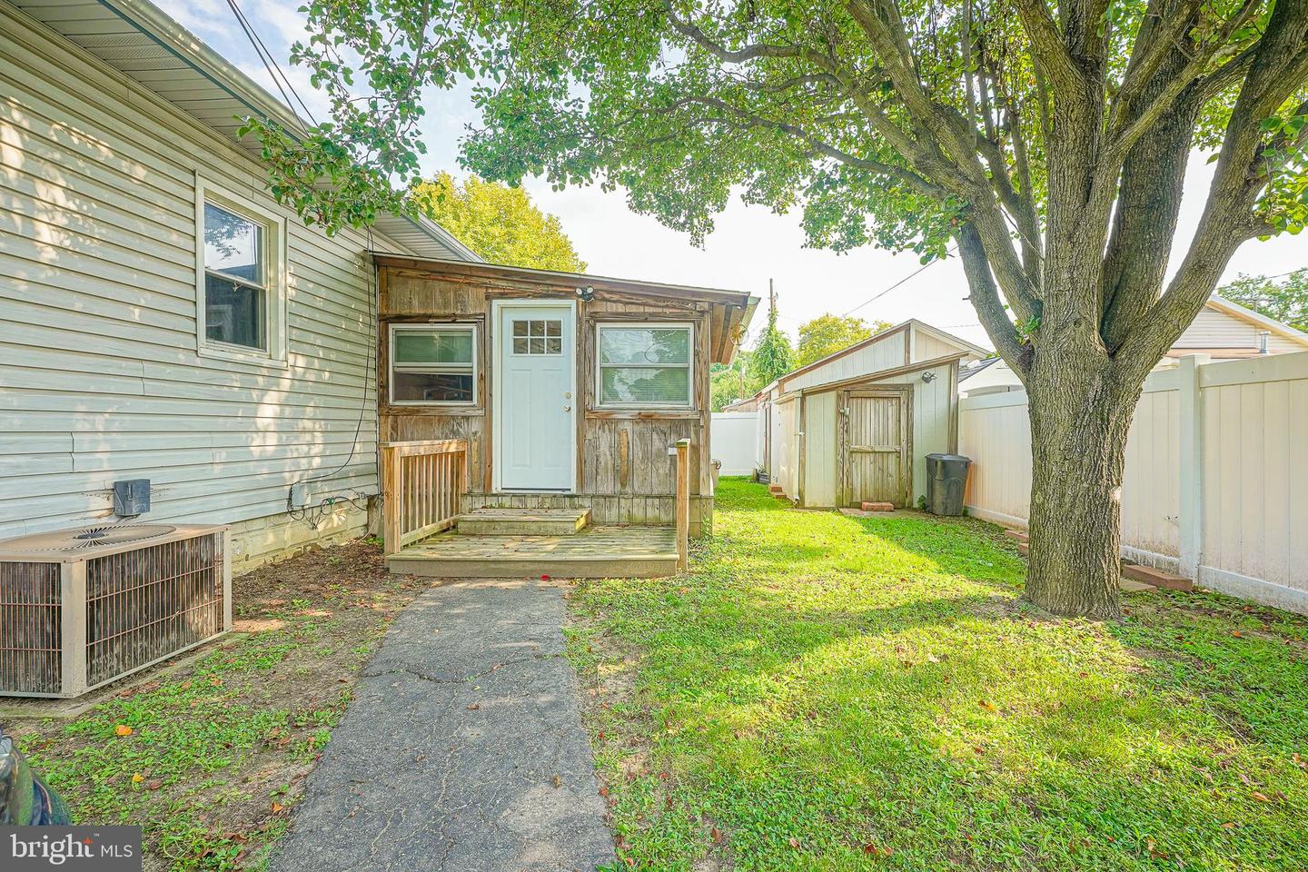 100 Madison St Property Photo 16