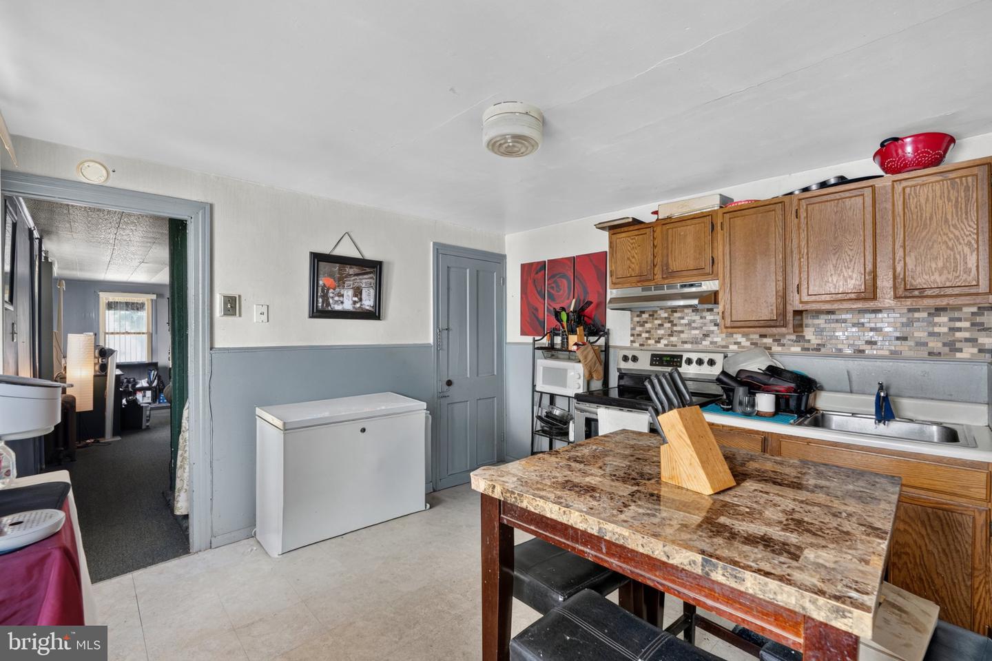 89 Chestnut St Property Photo 6