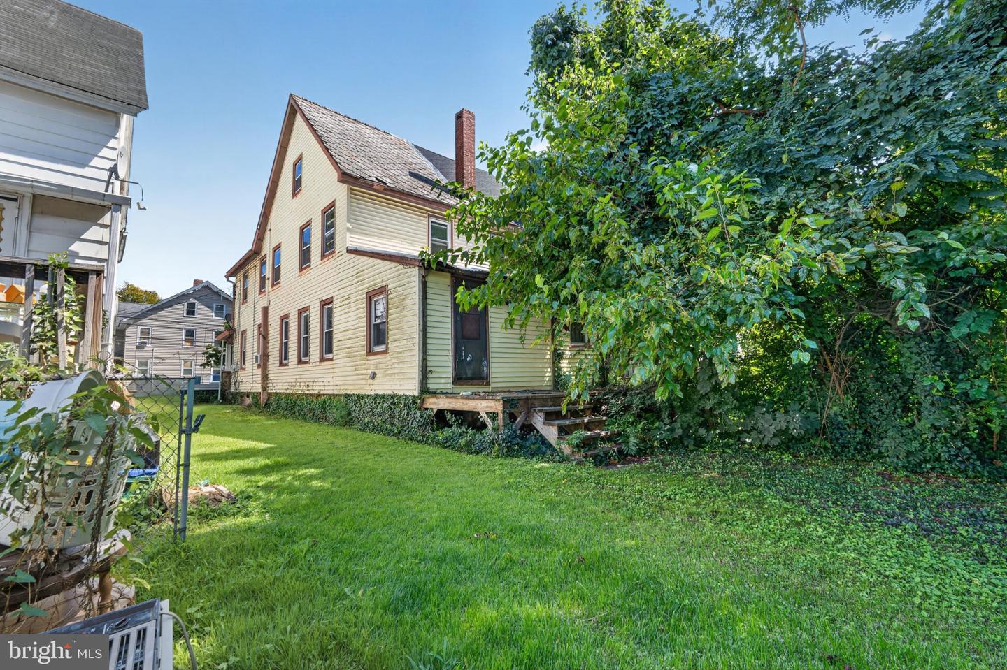 89 Chestnut St Property Photo 17