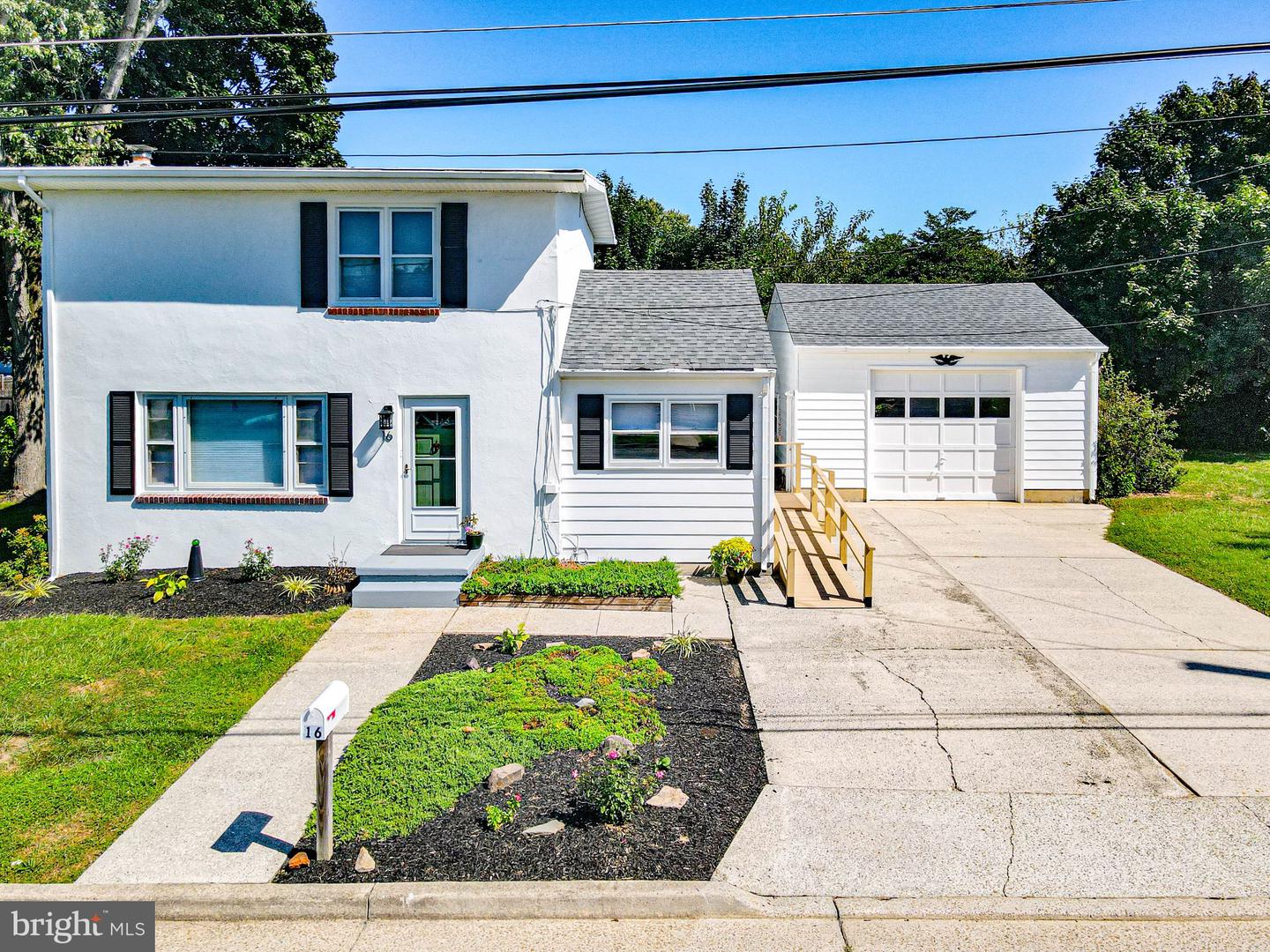 16 Eaton Rd Property Photo 2