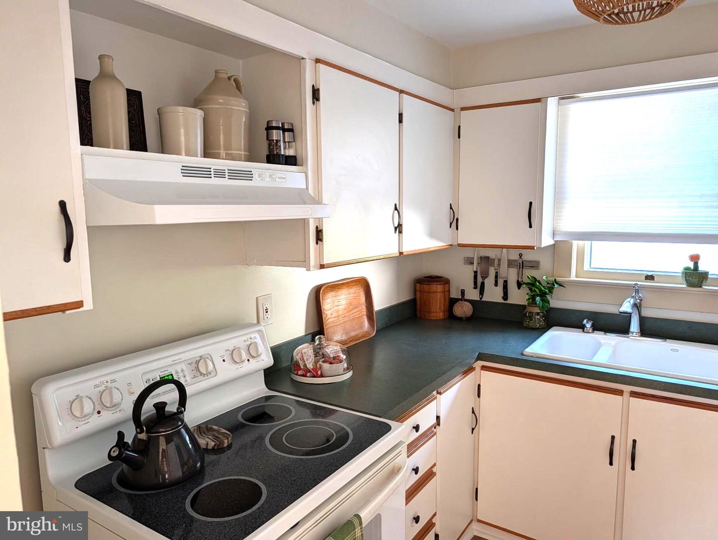 16 Eaton Rd Property Photo 12