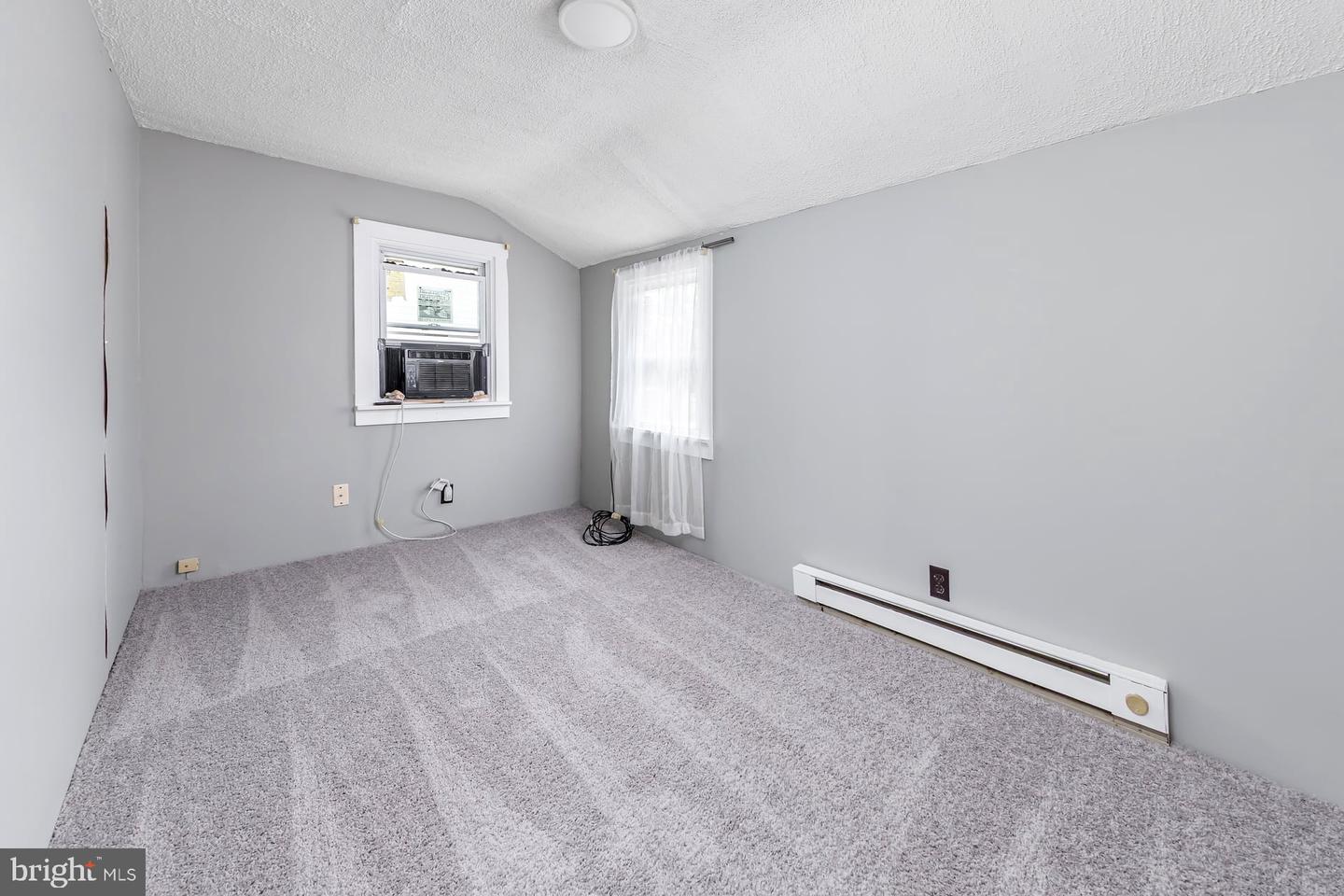 114 E Millbrooke Property Photo 7