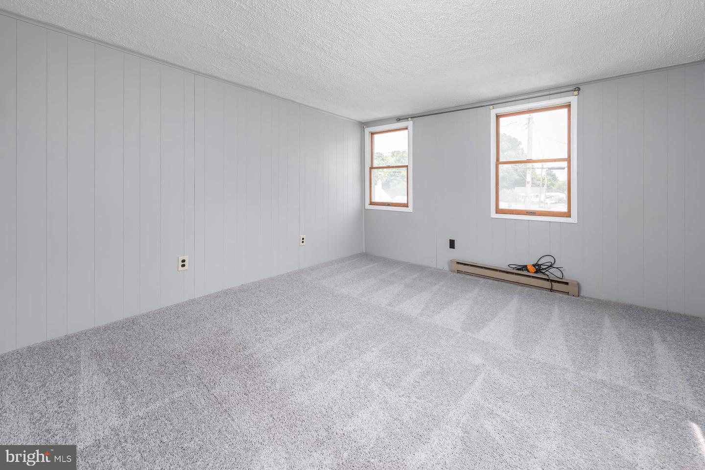 114 E Millbrooke Property Photo 8