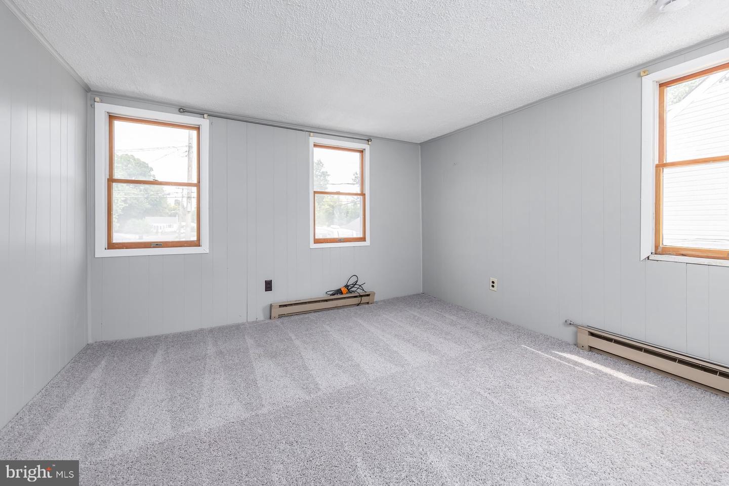 114 E Millbrooke Property Photo 9
