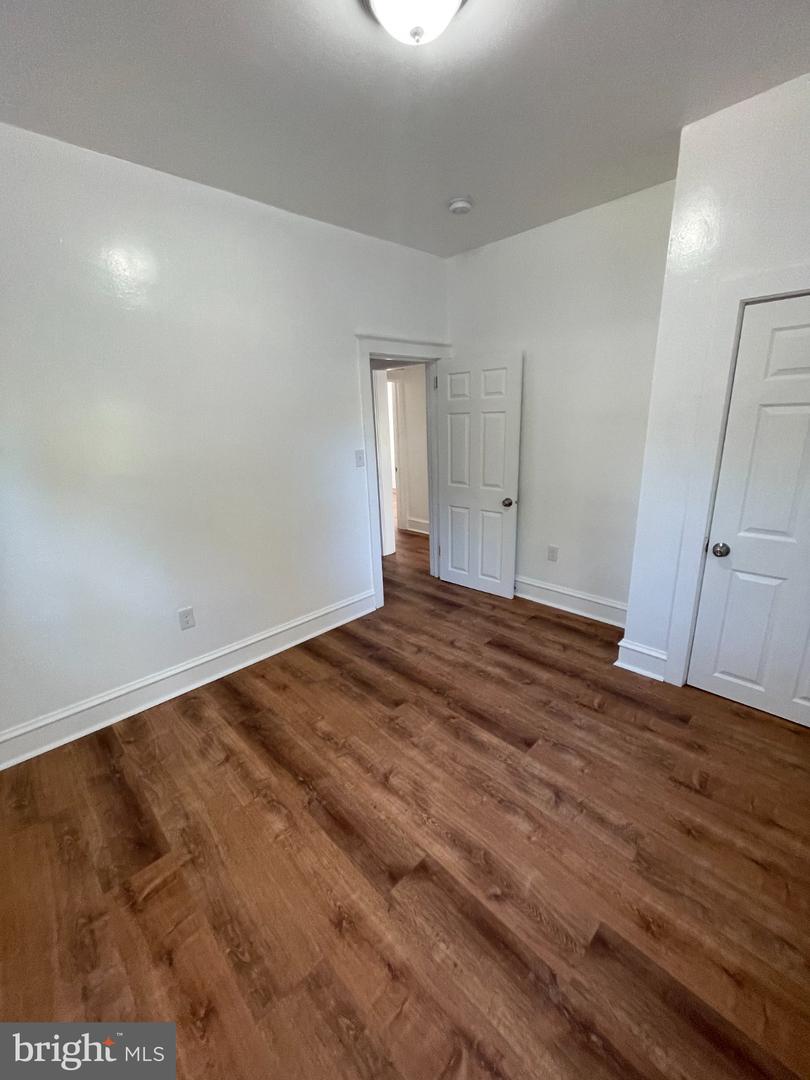 595 N Broadway Property Photo 7