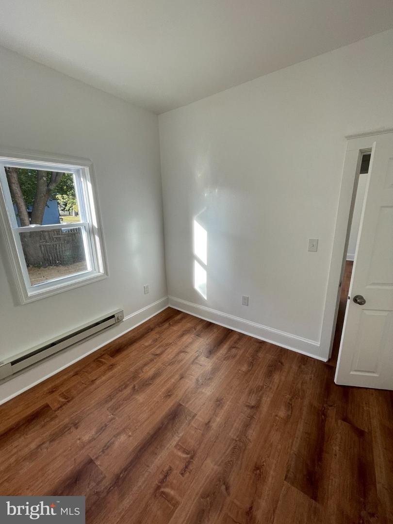 595 N Broadway Property Photo 9