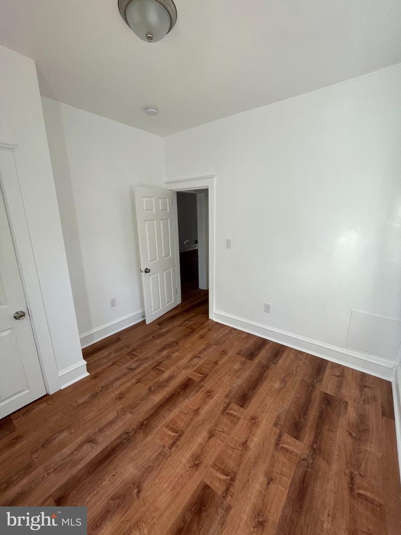 595 N Broadway Property Photo 10