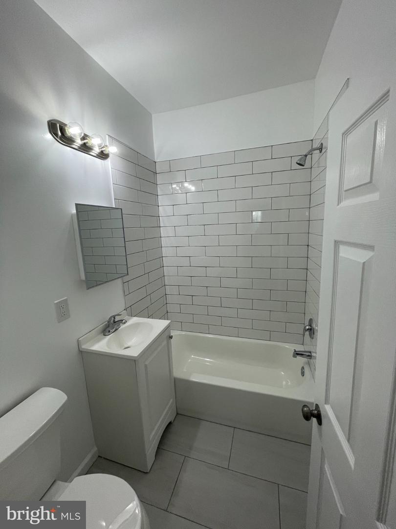 595 N Broadway Property Photo 13