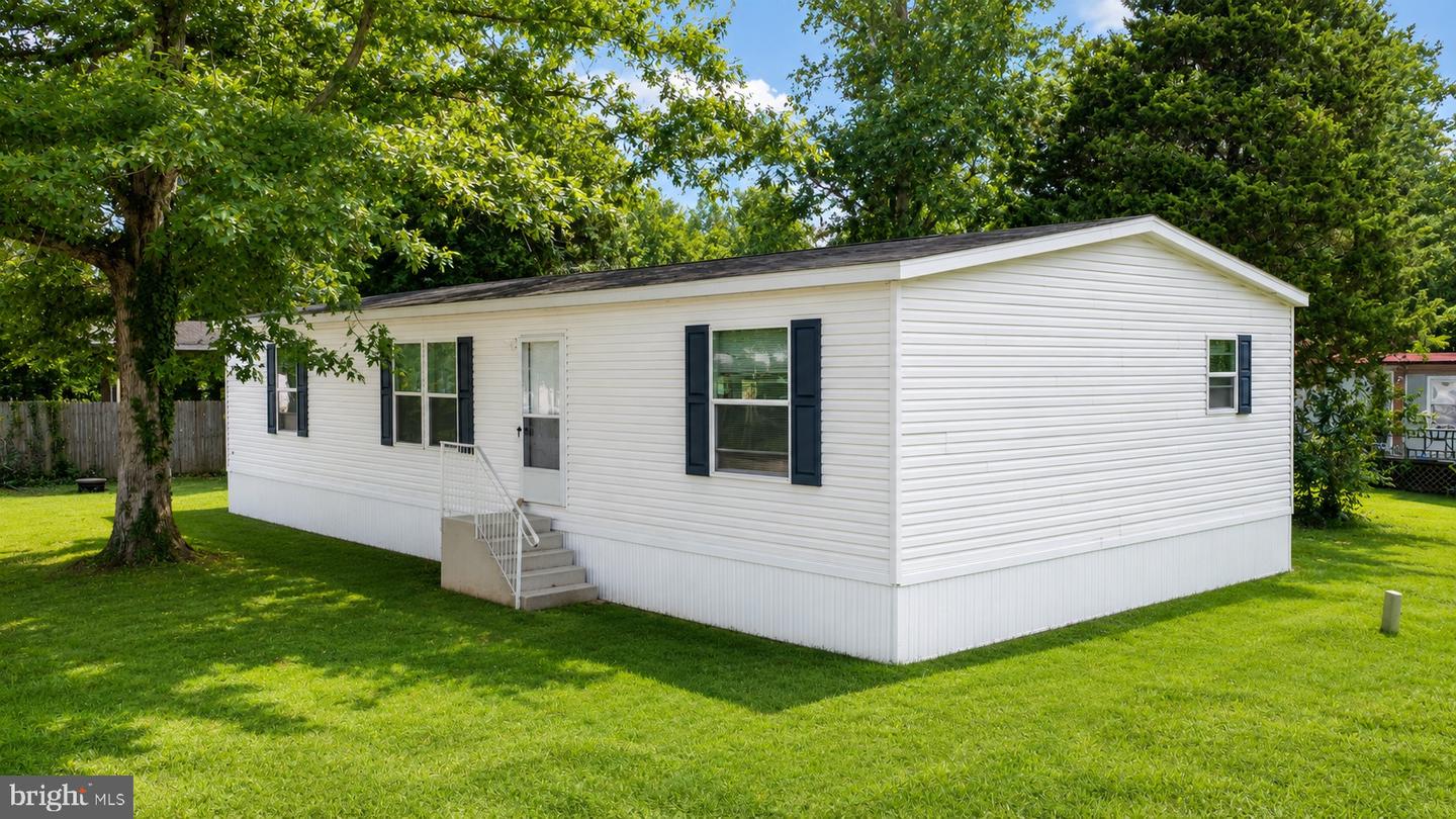 15 Briarwood Ln Property Photo 1