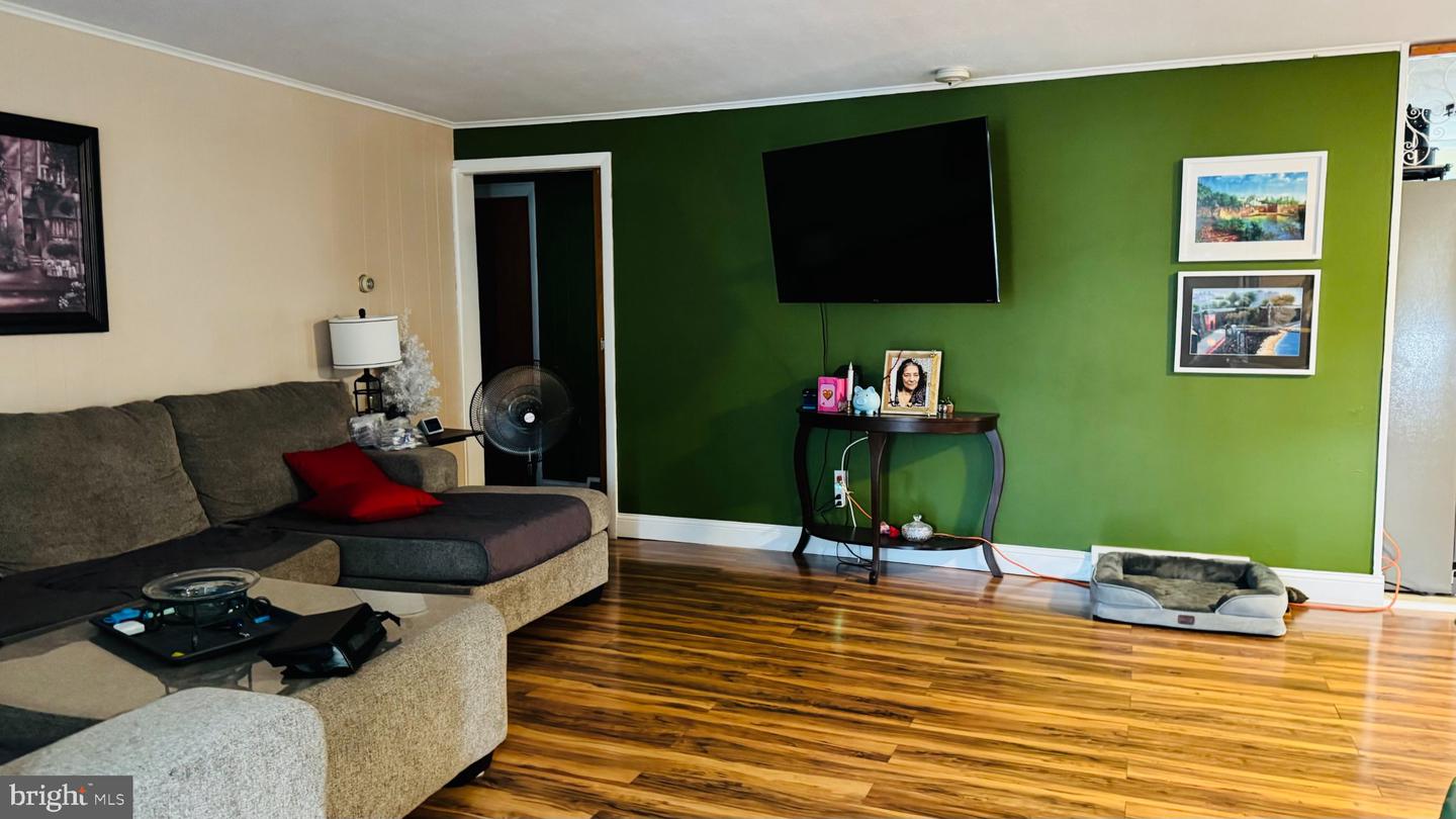 264 Market St Property Photo 4