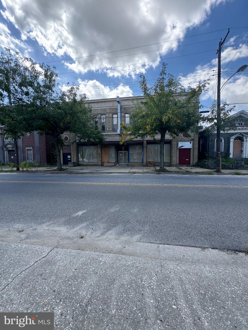 180 W MAIN ST Property Photo 1