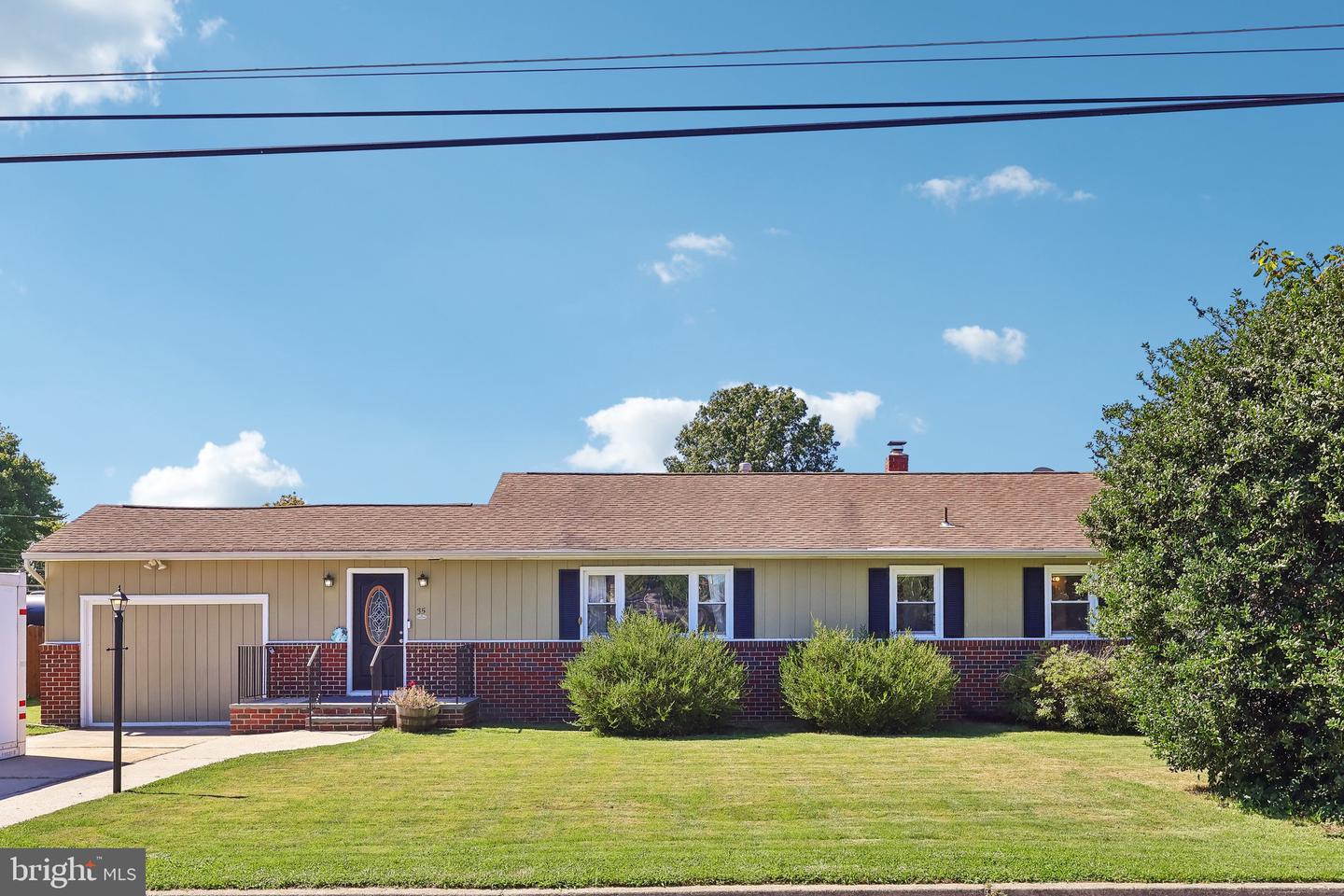 35 EATON RD Property Photo 1