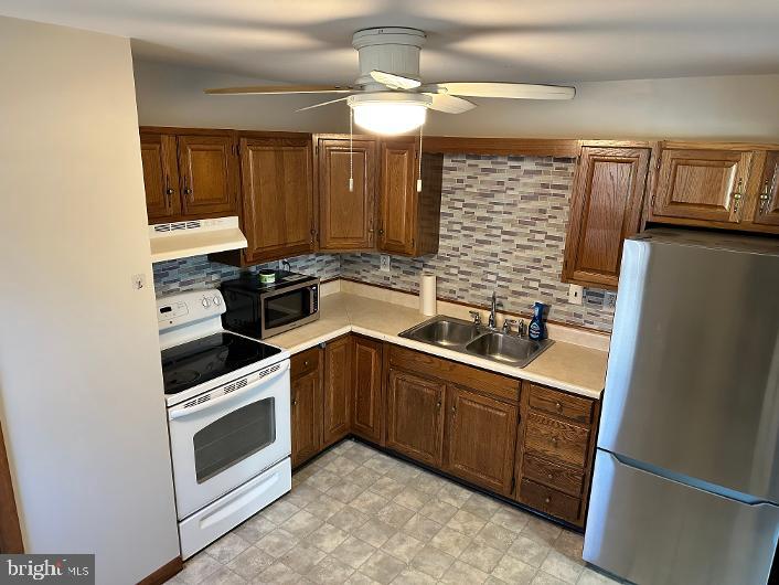 20 UNIVERSITY DR Property Photo 1