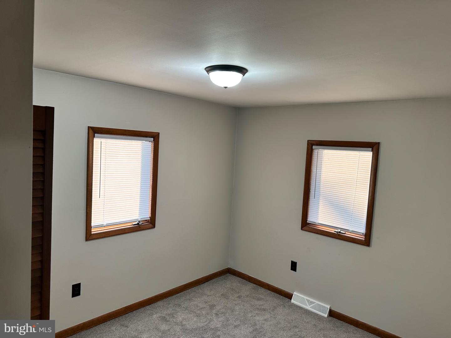 20 University Dr Property Photo 14