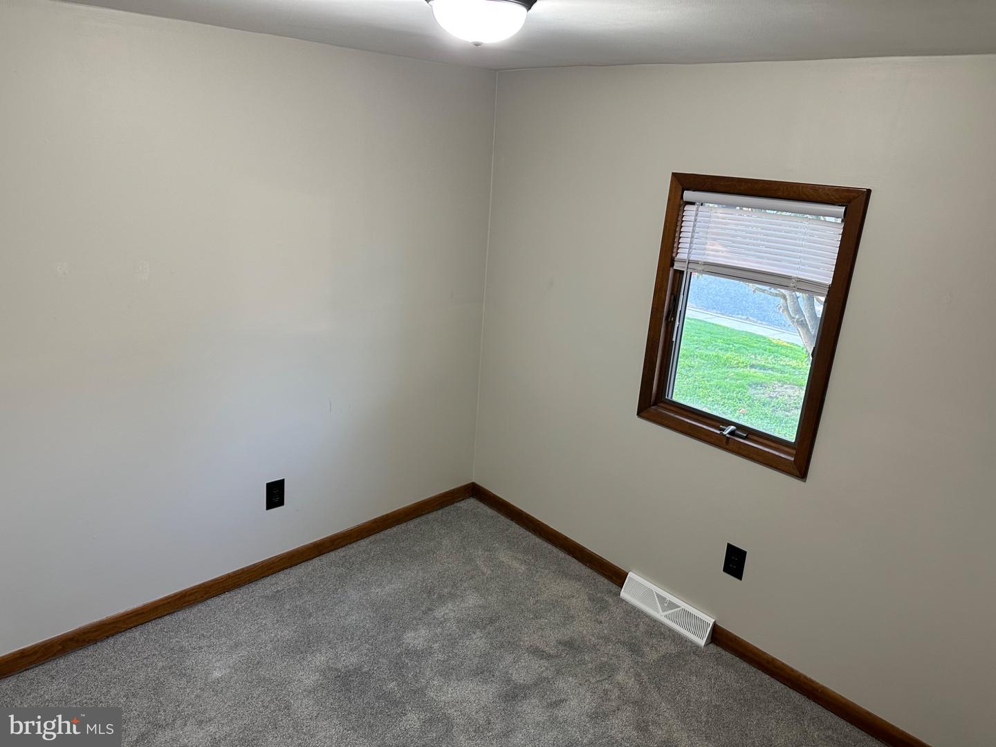 20 University Dr Property Photo 17