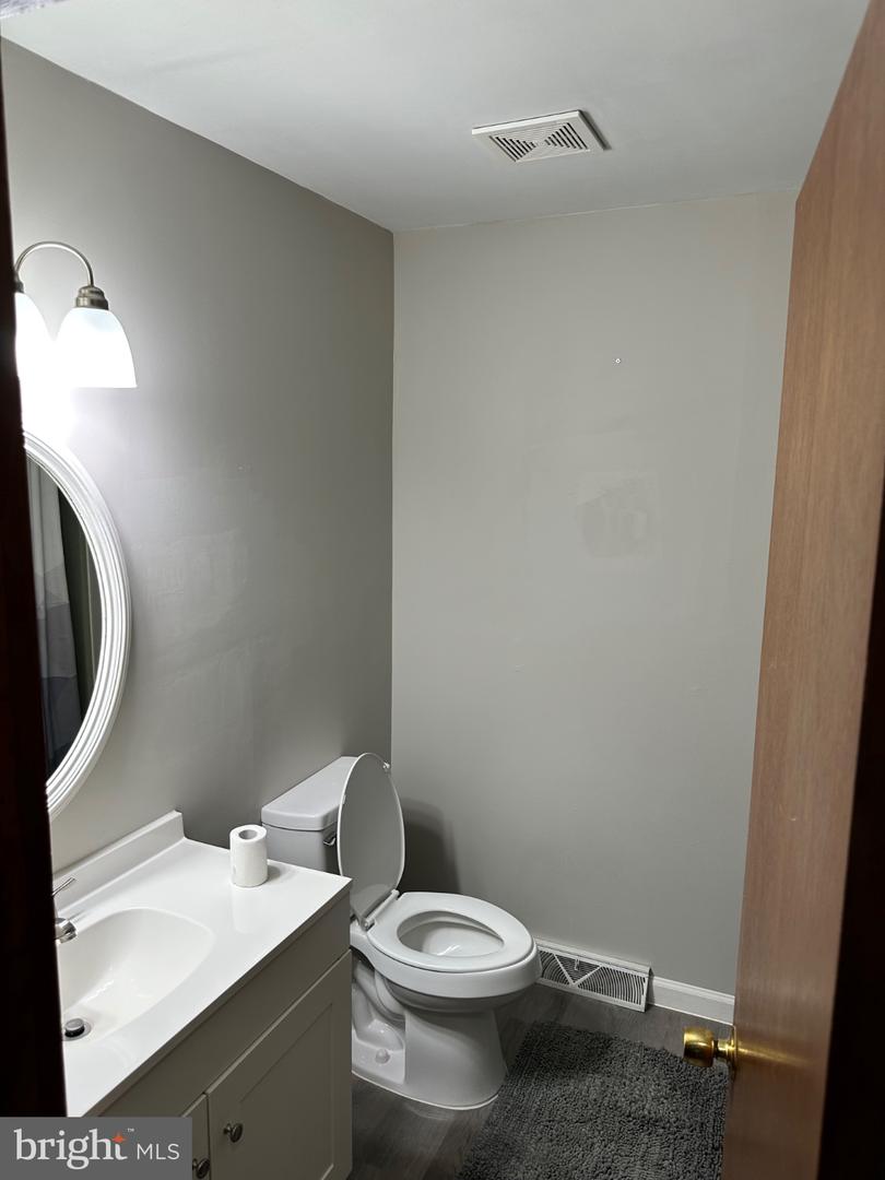 20 University Dr Property Photo 20