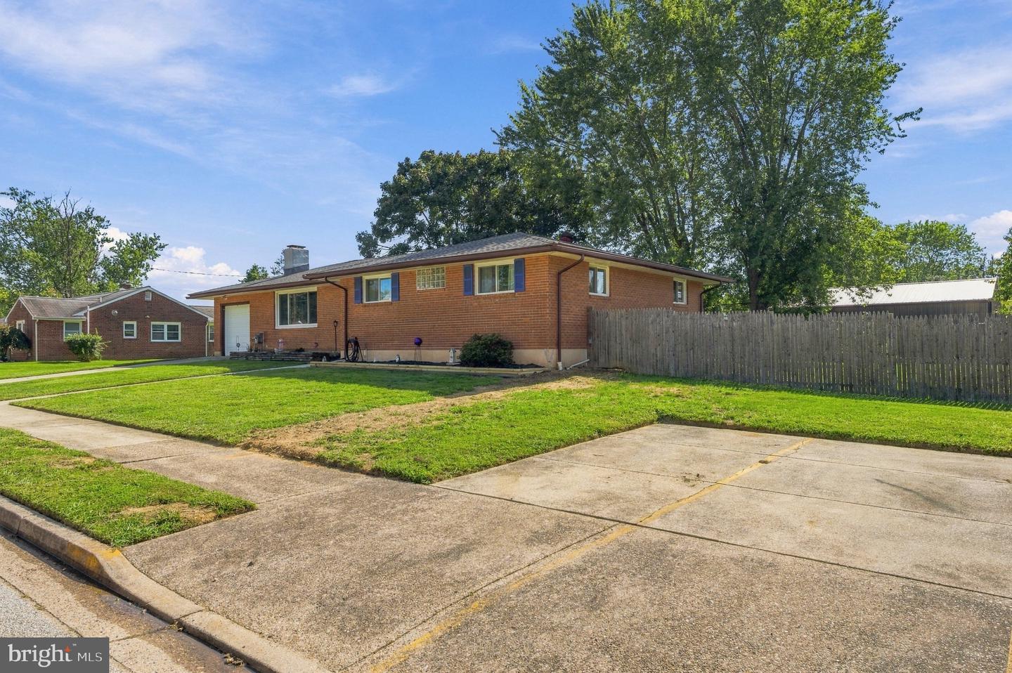 15 Plasket Ave Property Photo 3