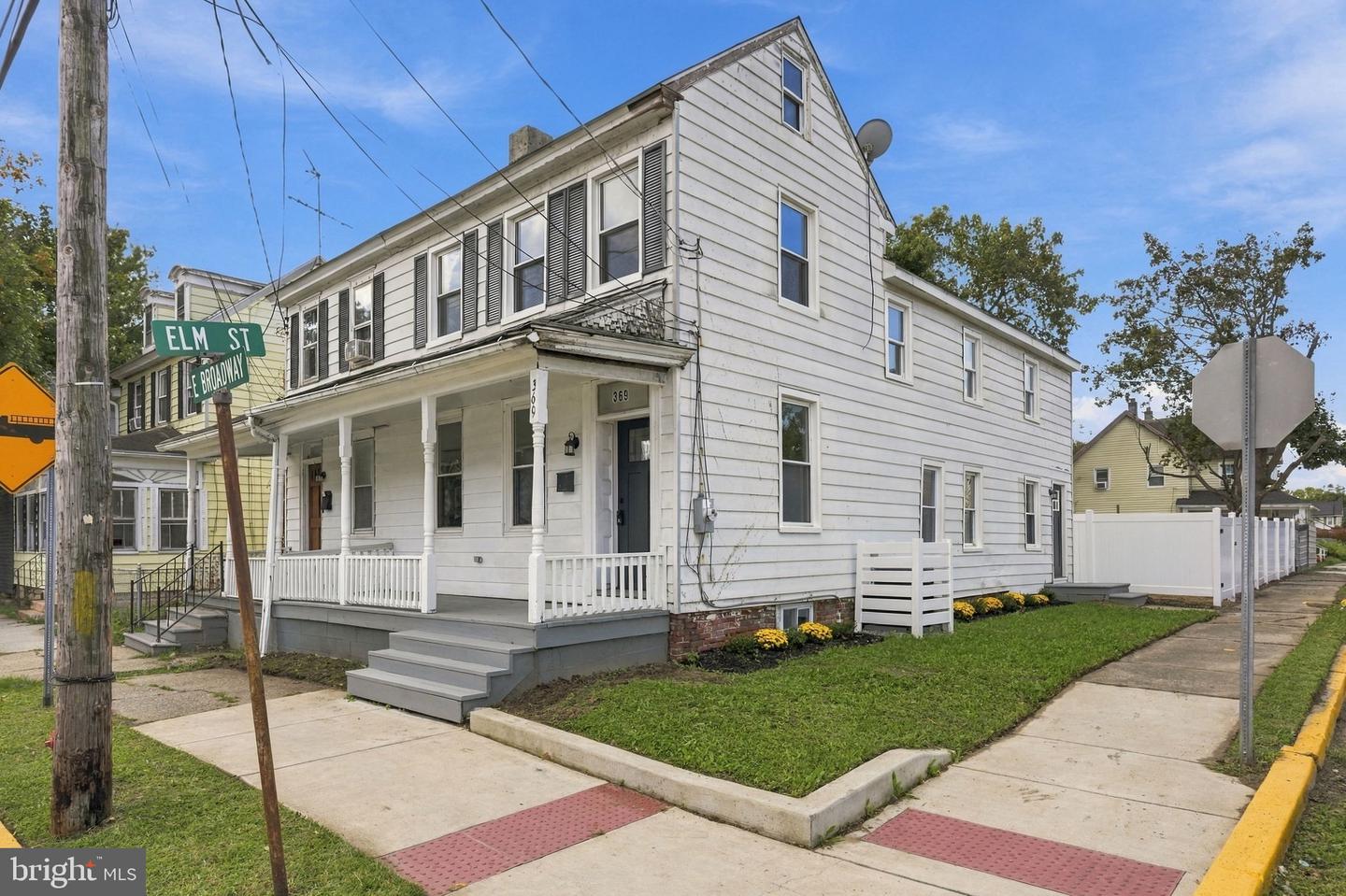 369 E Broadway Property Photo 1