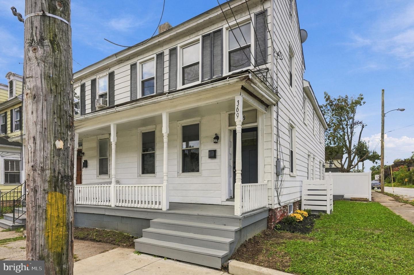 369 E Broadway Property Photo 2