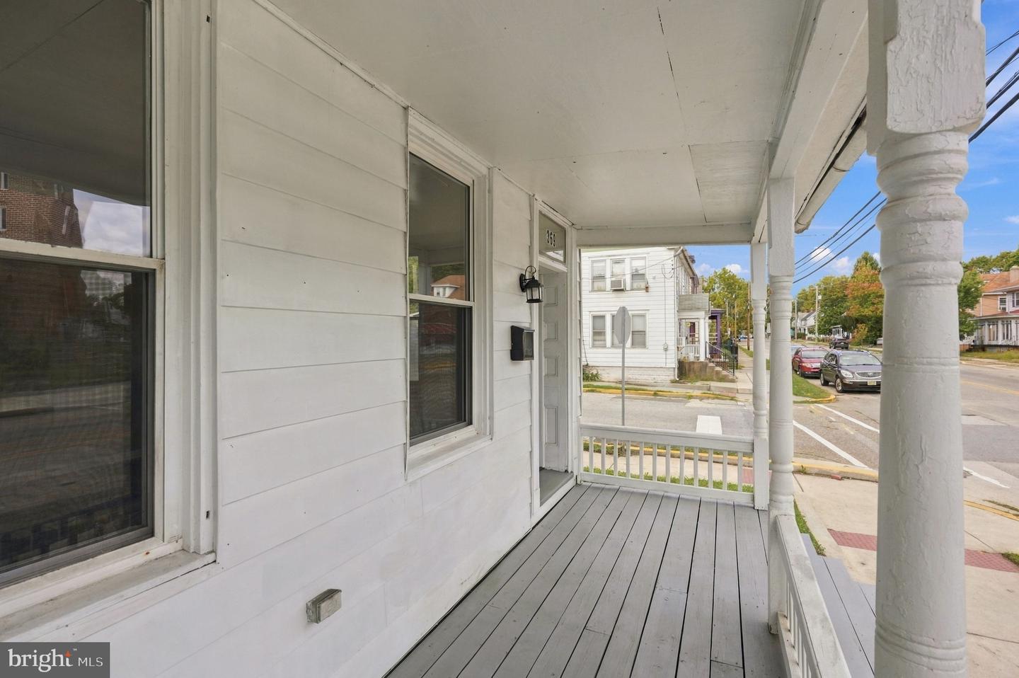369 E Broadway Property Photo 3