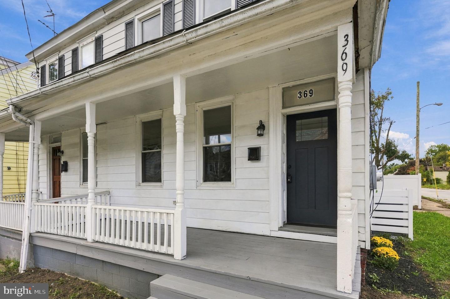 369 E Broadway Property Photo 4