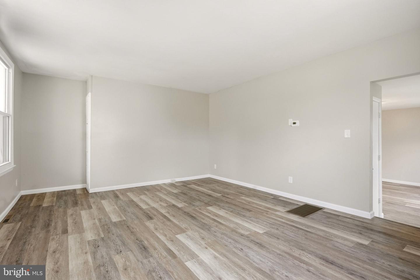 369 E Broadway Property Photo 7