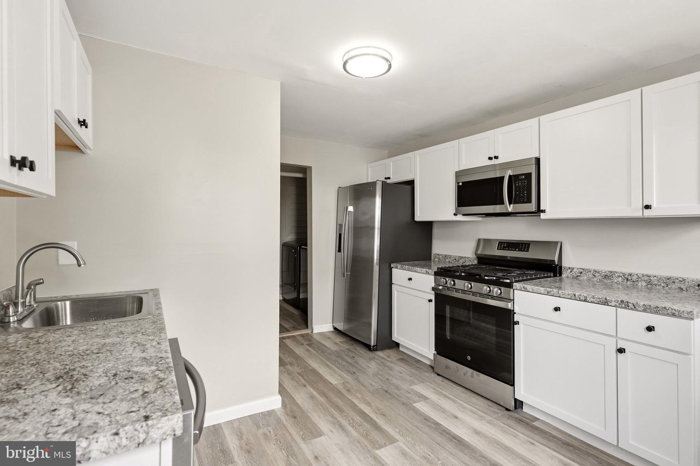 369 E Broadway Property Photo 10
