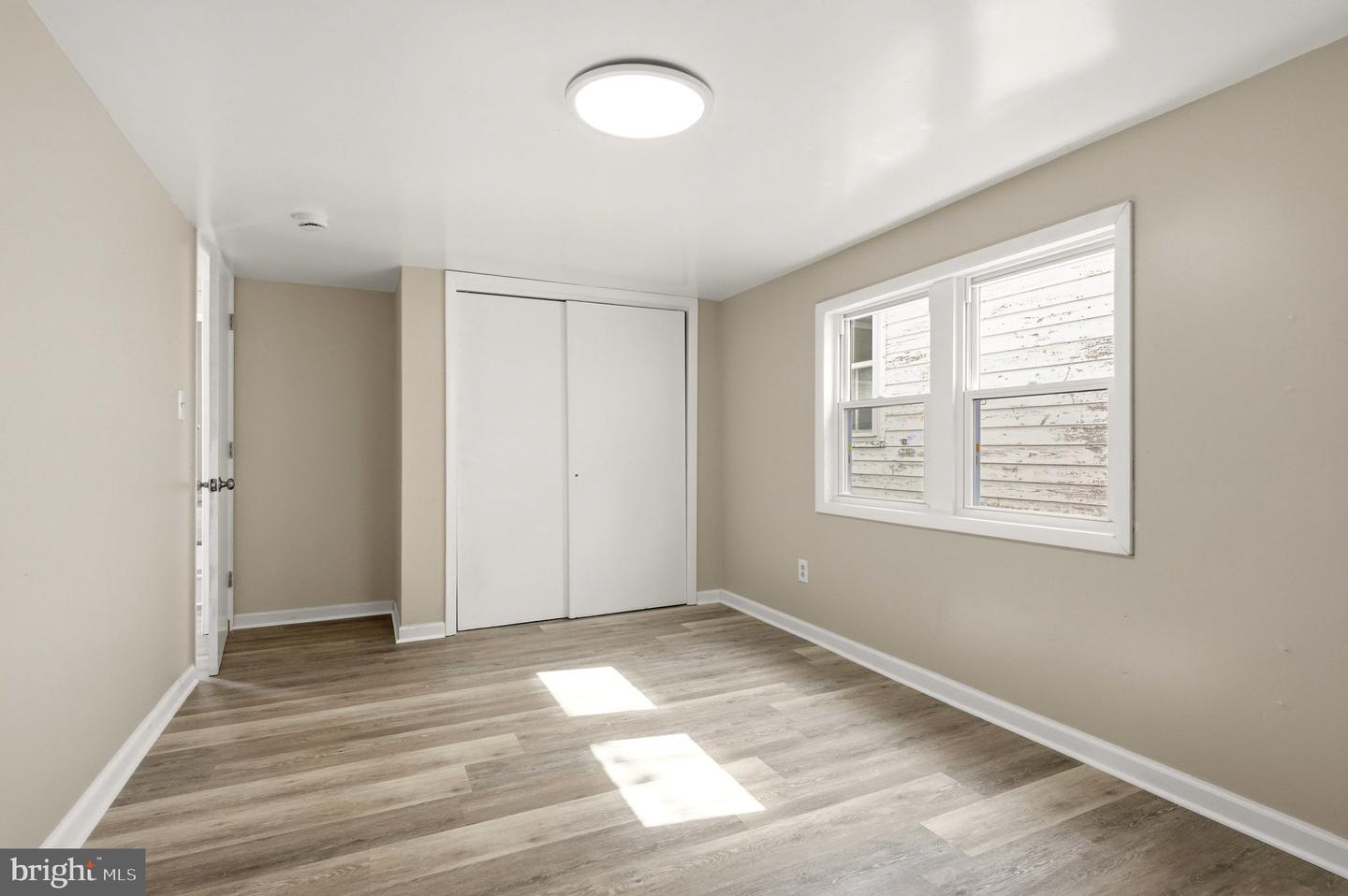 369 E Broadway Property Photo 16