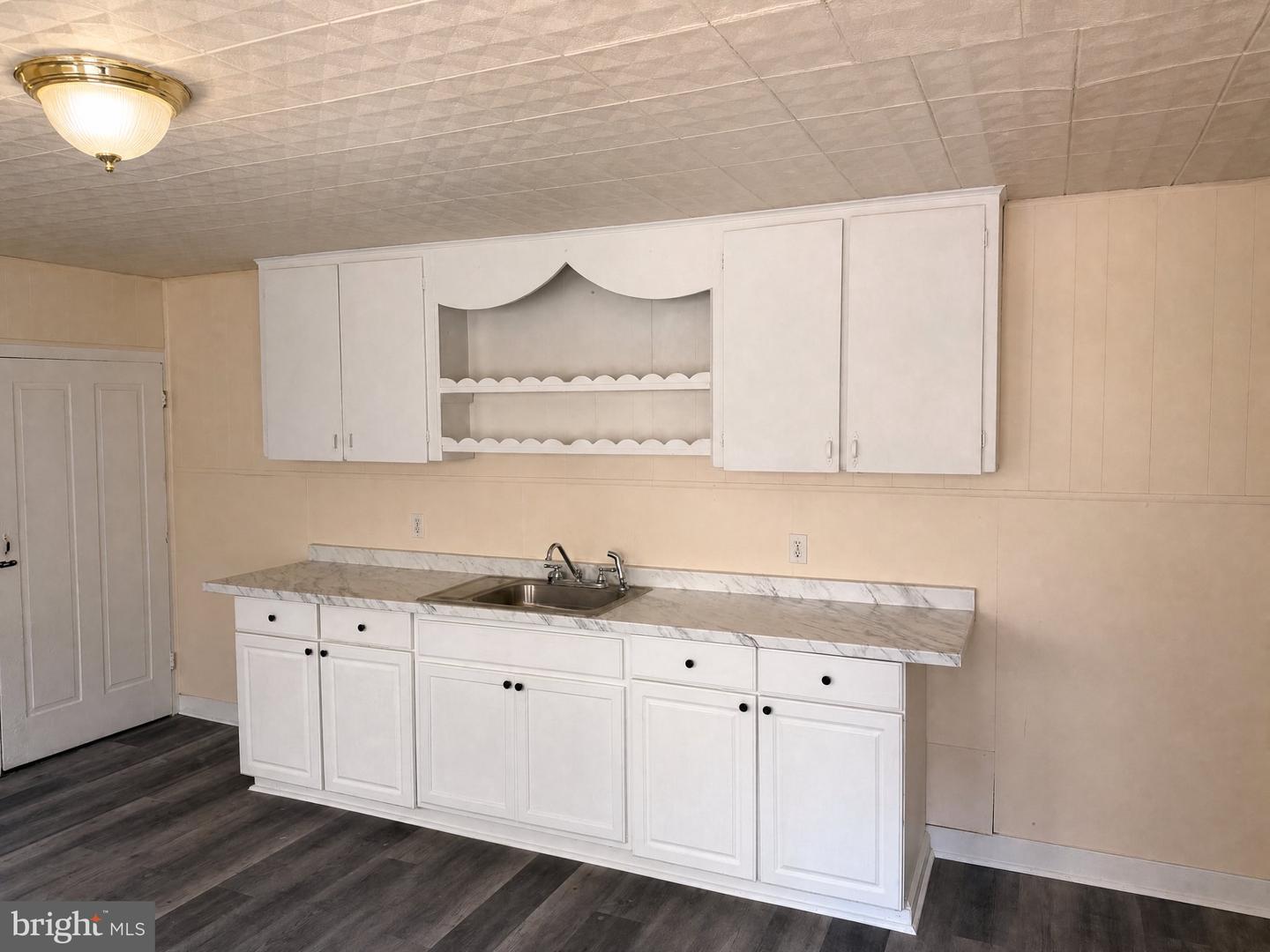 37 Market St Property Photo 6