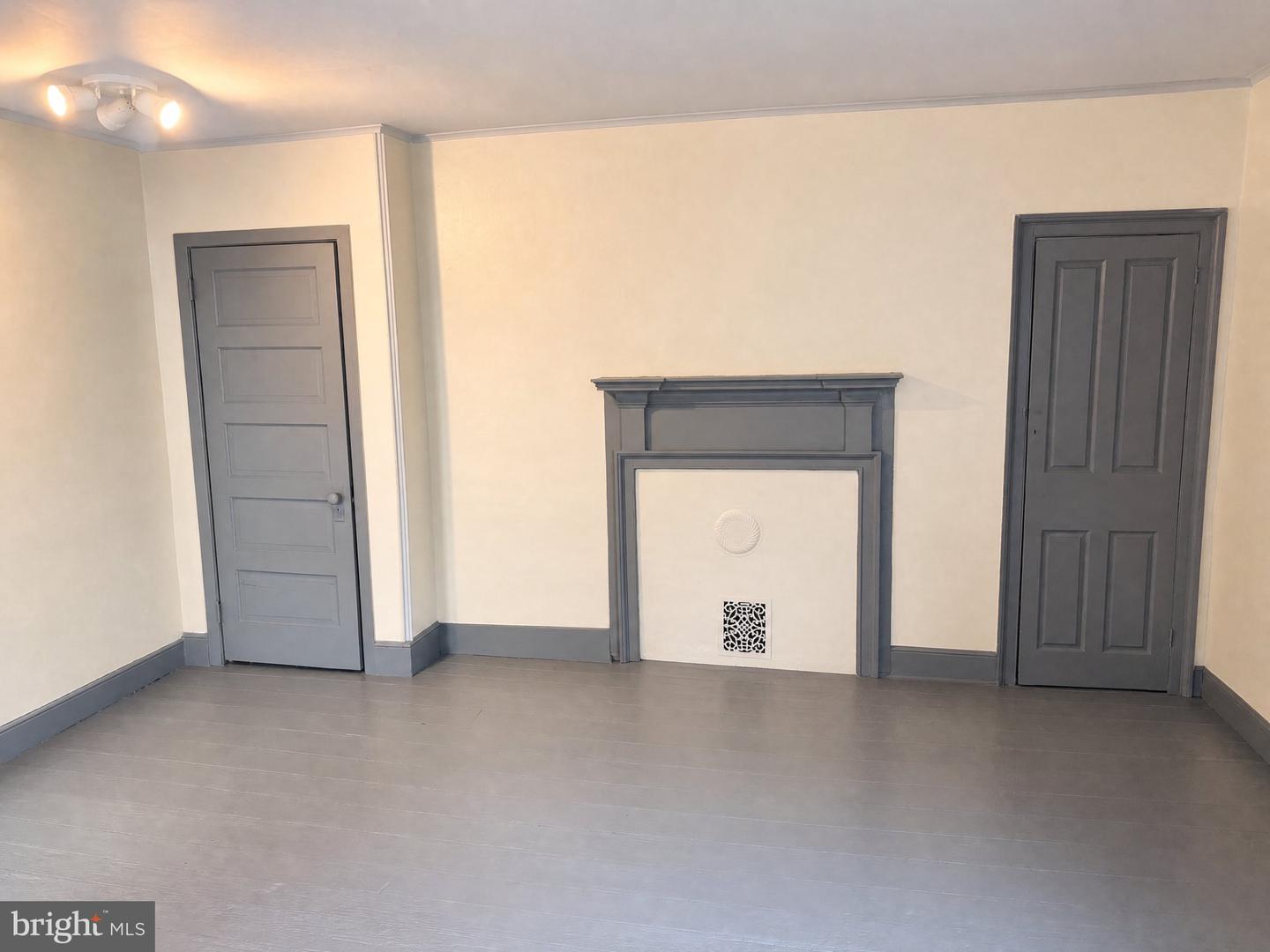 37 Market St Property Photo 11