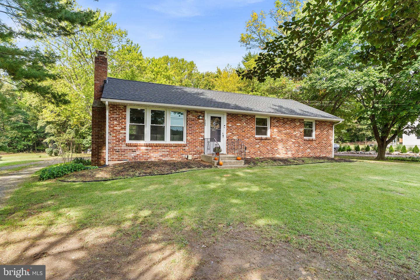 365 Mannington Yorketown Rd Property Photo 1