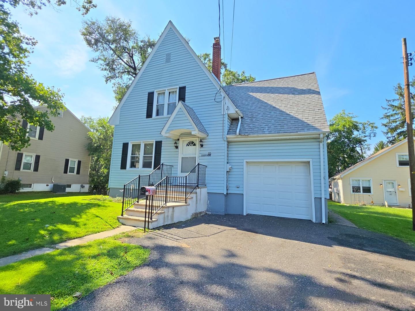 85 Locust Ave Property Photo 1