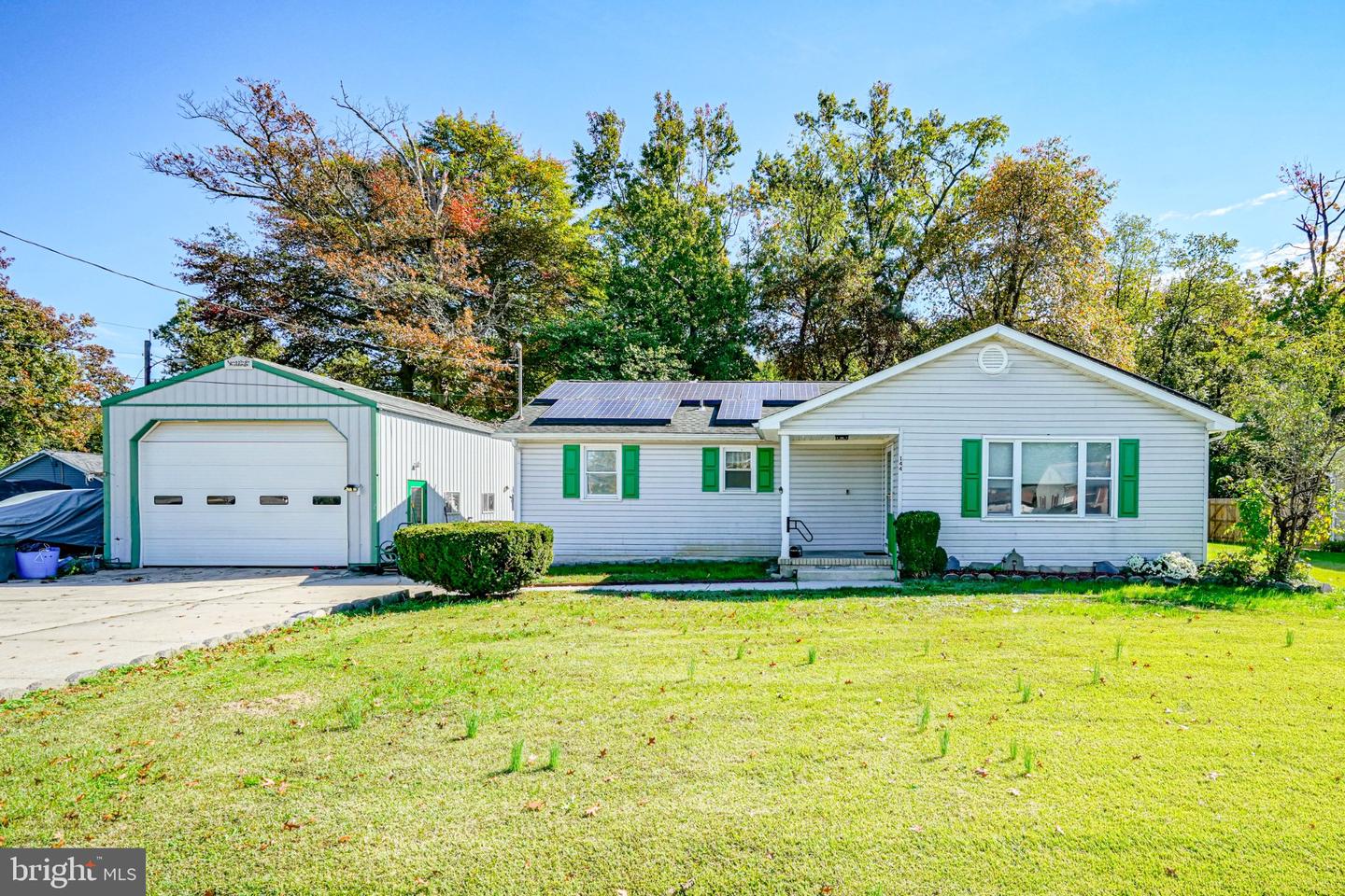 144 DELAWARE DR Property Photo 1