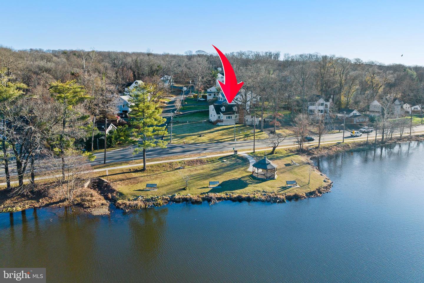 83 Mountain Blvd Property Photo 4