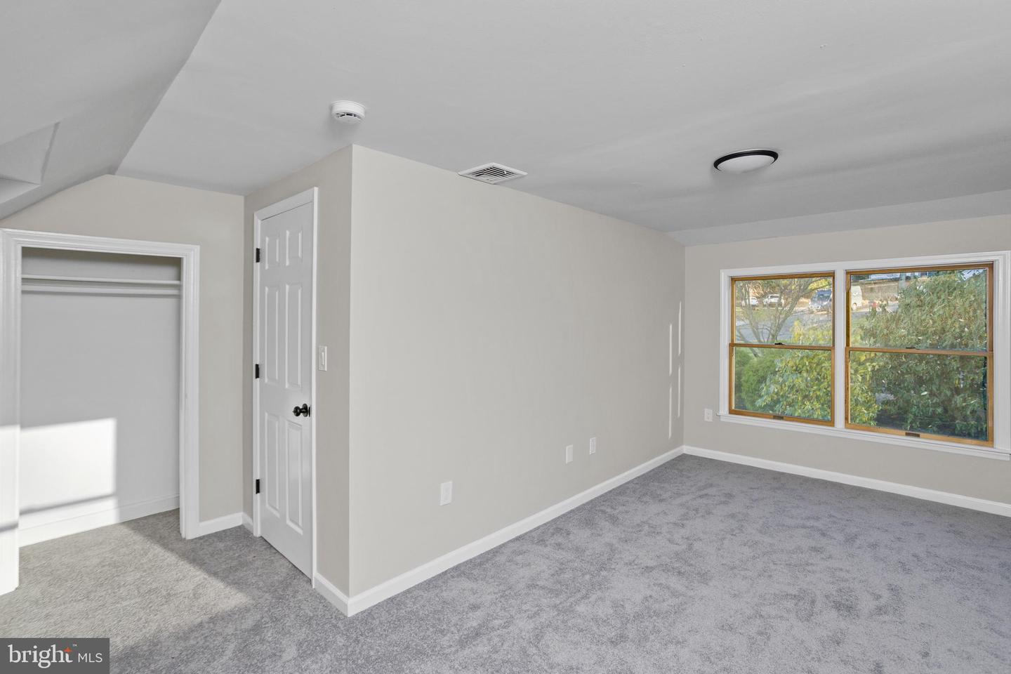 83 Mountain Blvd Property Photo 22