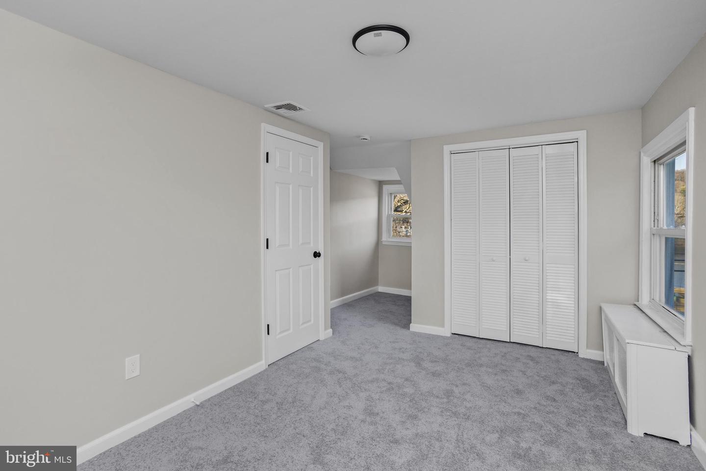 83 Mountain Blvd Property Photo 26