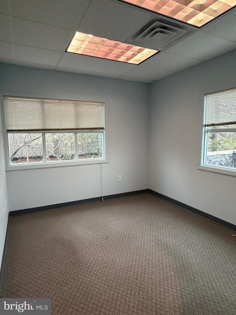 97 Cedar Ln #2nd Floor Property Photo 20