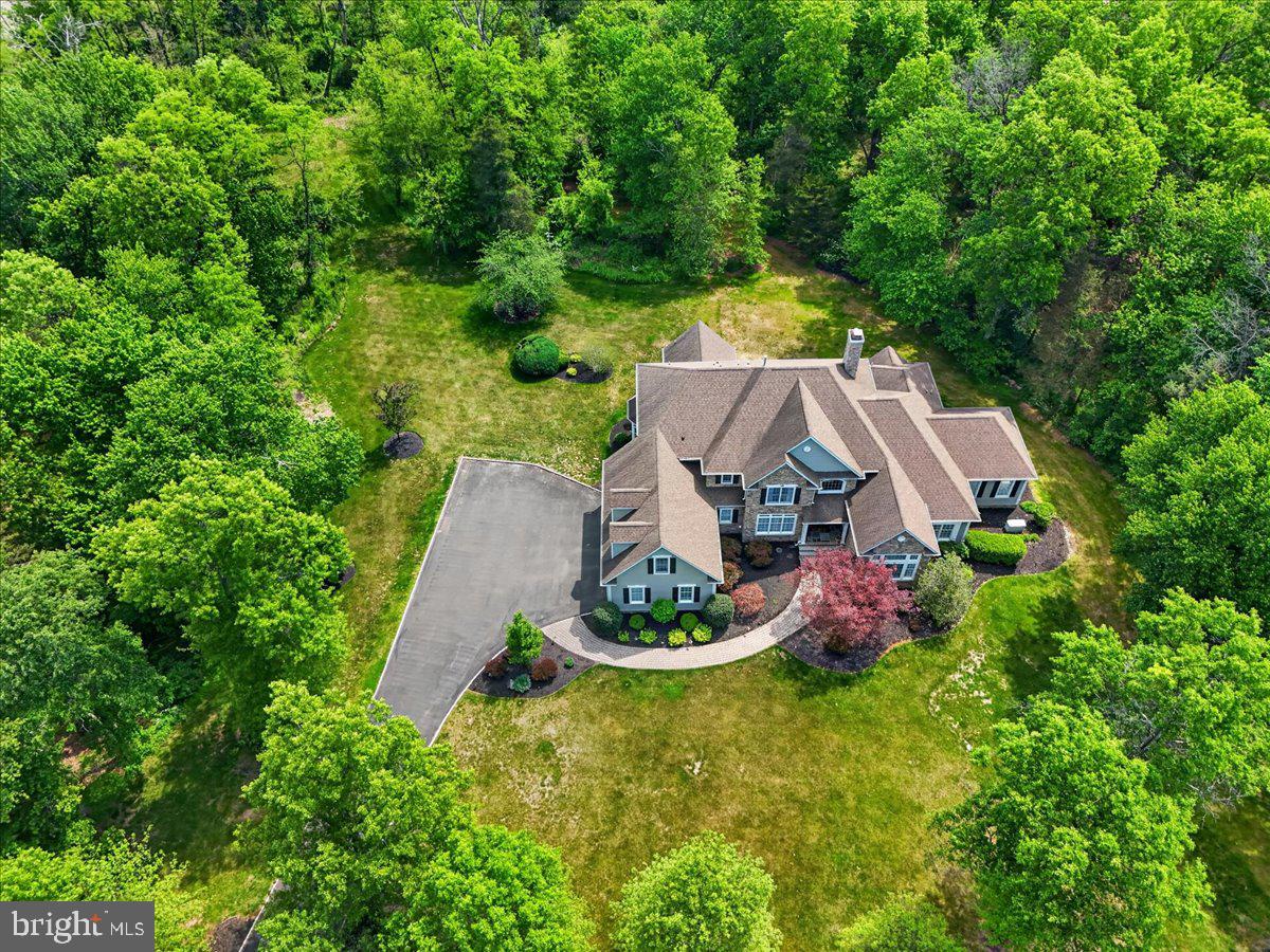 3 Raymond Ln Property Photo 1