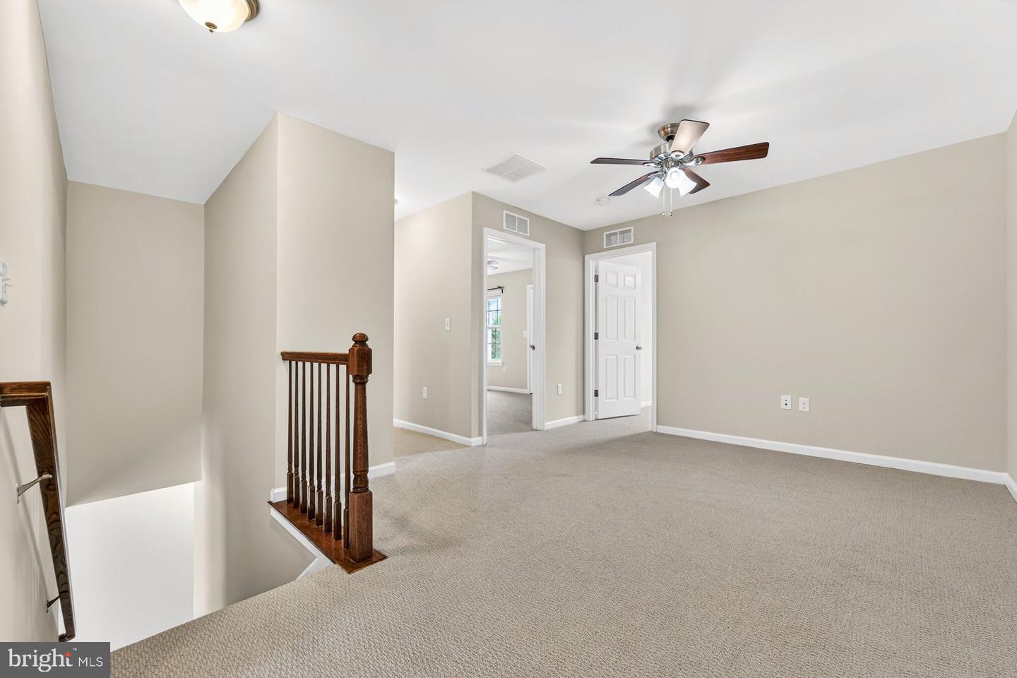 84 Autumn Ln Property Photo 16