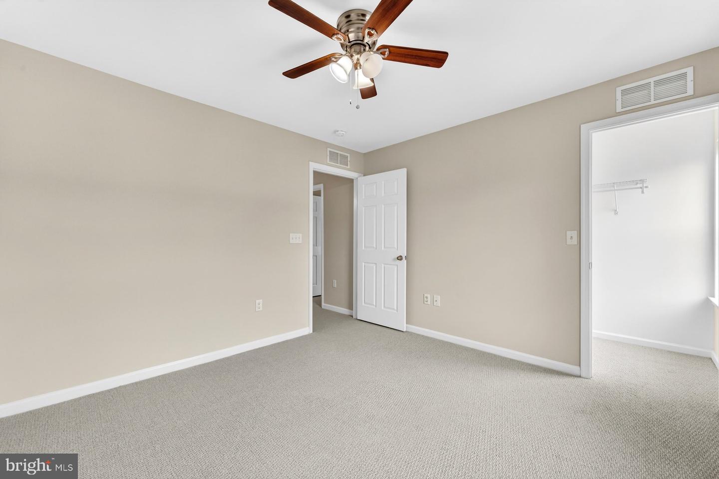 84 Autumn Ln Property Photo 23