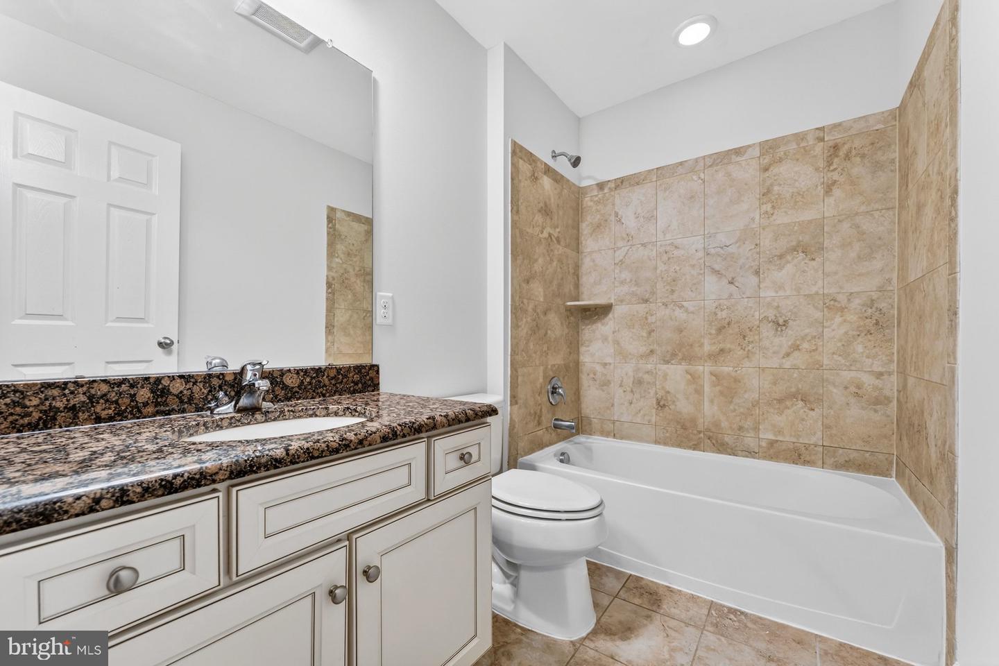 84 Autumn Ln Property Photo 26