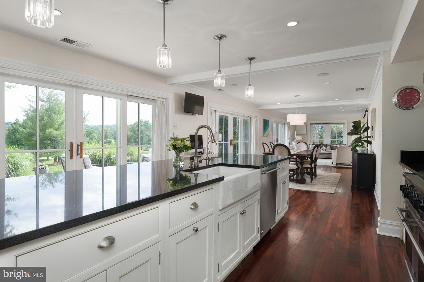8 Flanders Valley Ct Property Photo 6