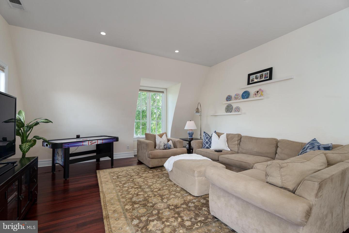 8 Flanders Valley Ct Property Photo 22