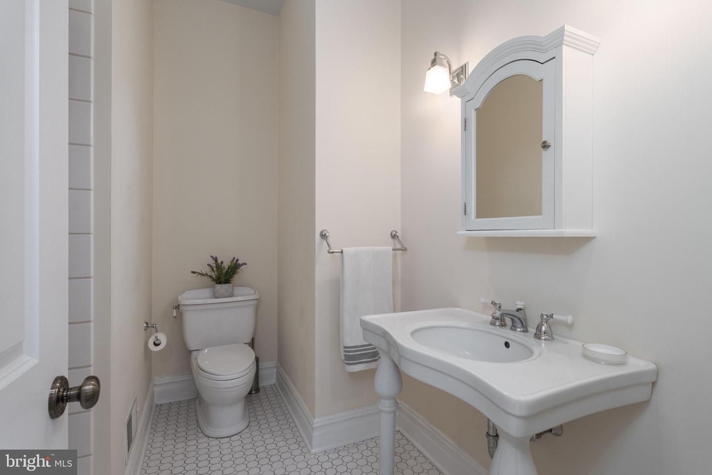 8 Flanders Valley Ct Property Photo 38