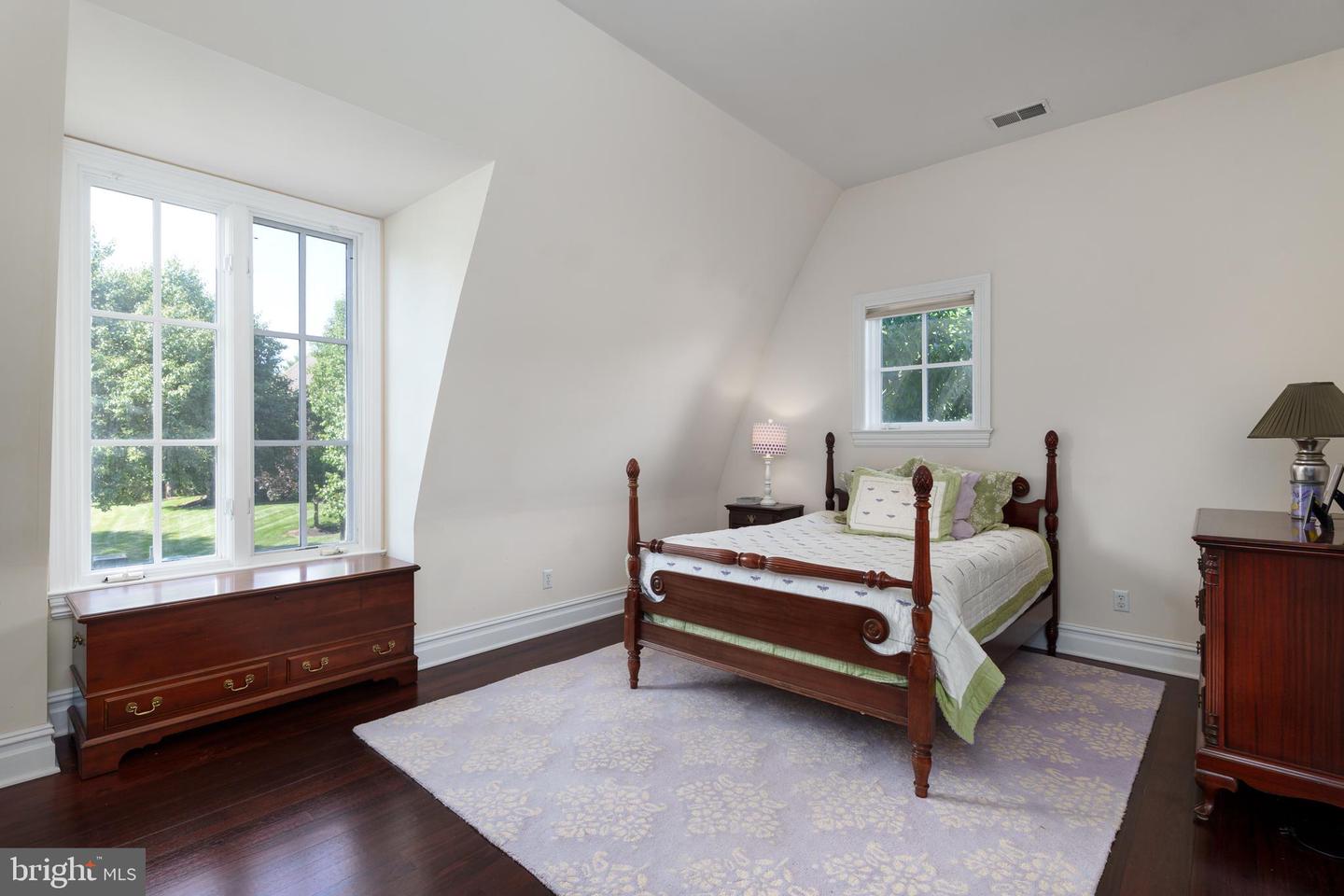 8 Flanders Valley Ct Property Photo 39